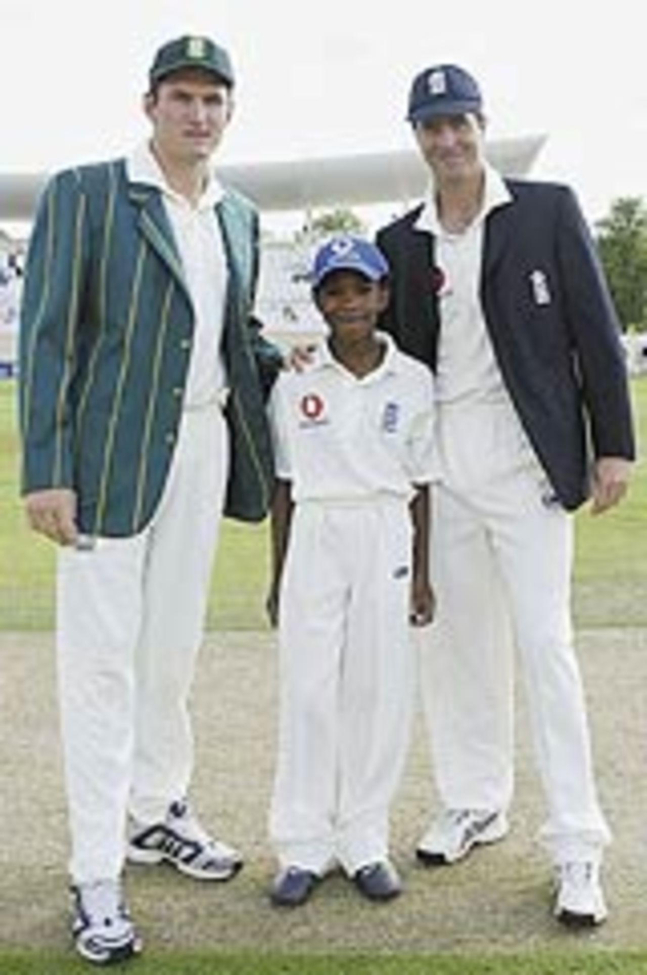 Graeme Smith and Michael Vaughan pose with a mascot, Nottingham, August 13, 2003