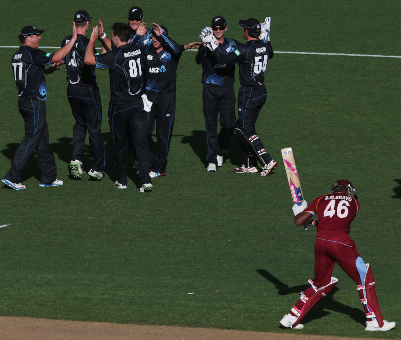 New Zealand celebrate Darren Bravo's dismissal, New Zealand v West Indies, 1st ODI, Auckland, December 26, 2013