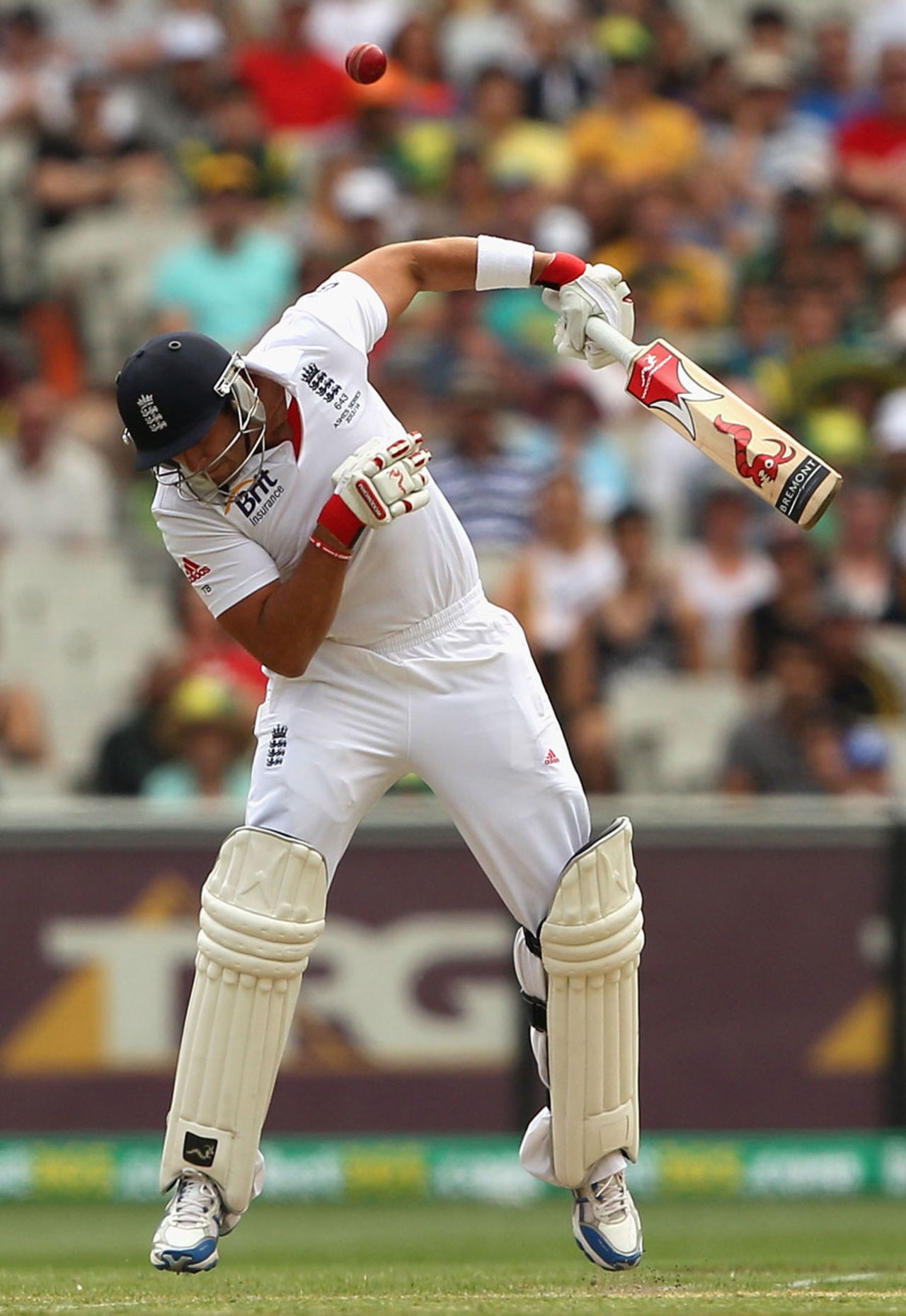 Tim Bresnan hops to avoid a short ball, Australia v England, 4th Test, Melbourne, 1st day, December 26, 2013