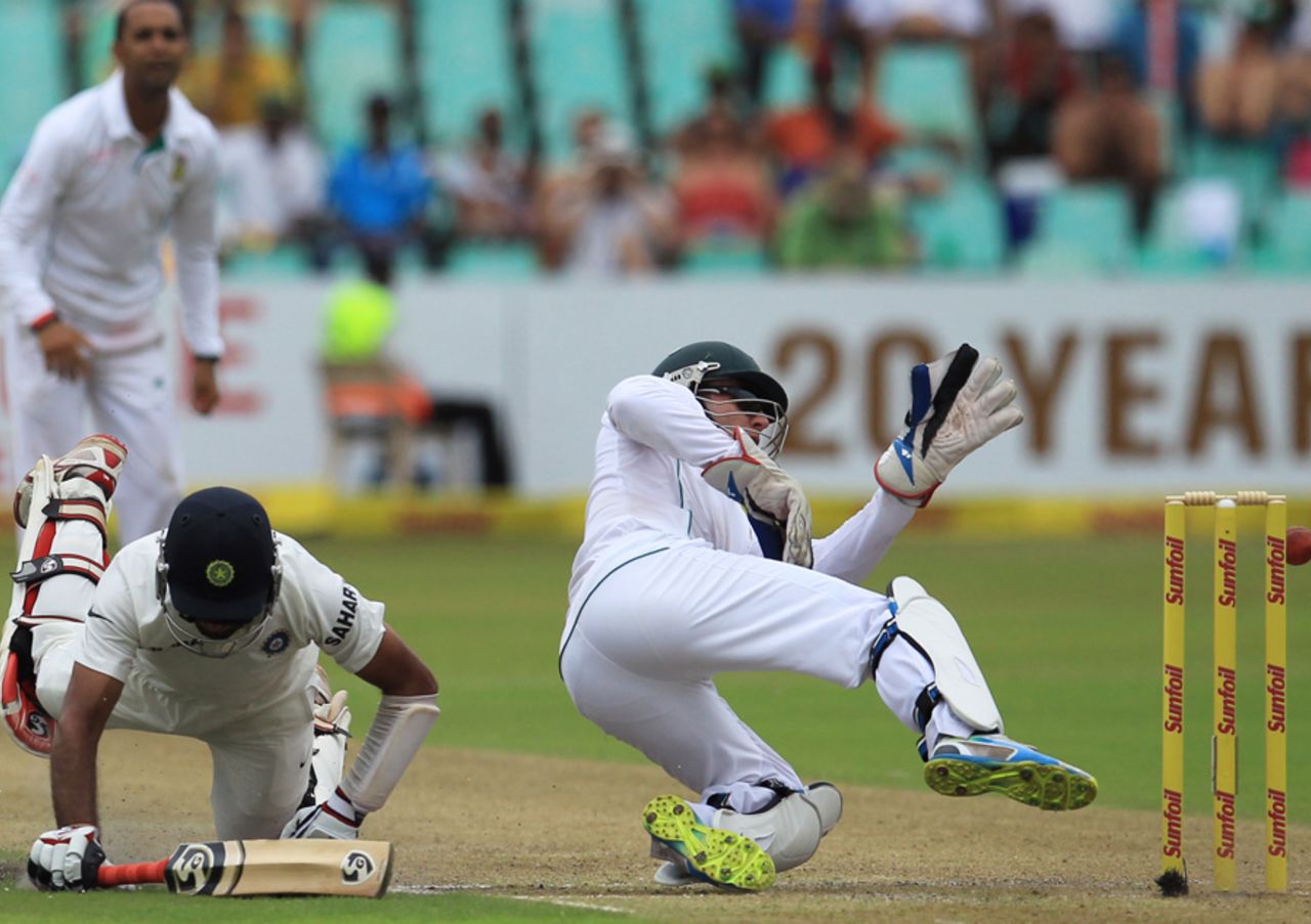 Cheteshwar Pujara dives to make his ground, South Africa v India, 2nd Test, Durban, 1st day, December 26, 2013