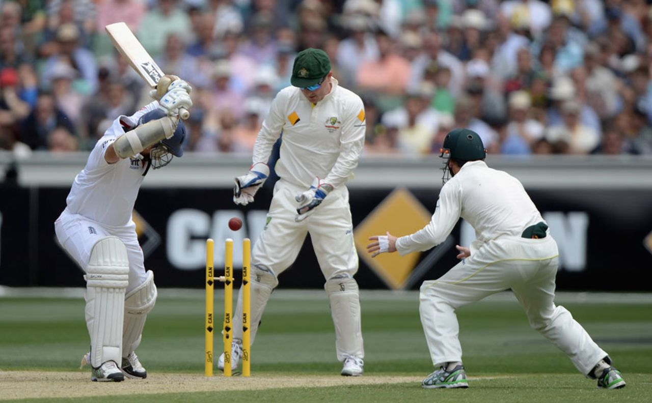 Monty Panesar was bowled leaving, Australia v England, 4th Test, Melbourne, 2nd day, December 27, 2013