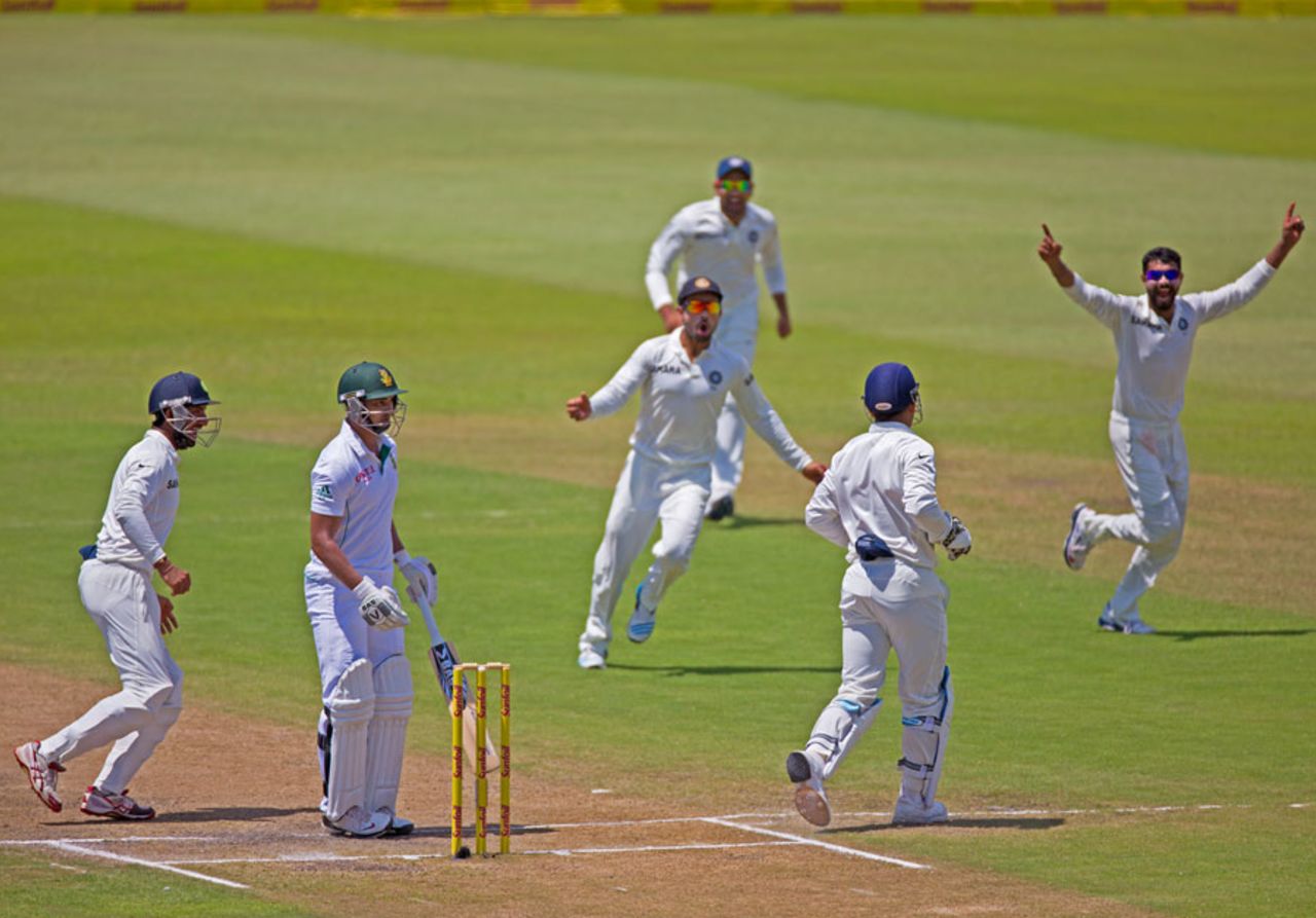 The Indian players celebrate Alviro Petersen's dismissal, South Africa v India, 2nd Test, Durban, 3rd day, December 28, 2013