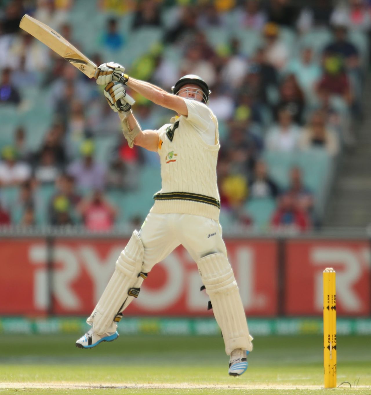 Chris Rogers goes airborne to attack, Australia v England, 4th Test, Melbourne, 4th day, December 29, 2013