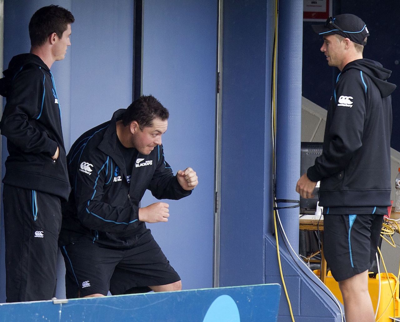 Jesse Ryder passes on boxing tips to his team-mates, New Zealand v West Indies, 2nd ODI, Napier, December 29, 2013