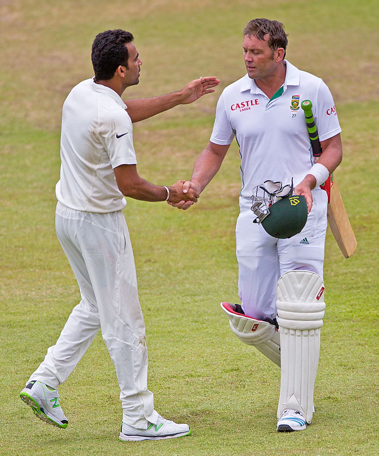 Jacques Kallis is congratulated by Zaheer Khan after getting out for 115 in his final Test, South Africa v India, 2nd Test, Durban, 4th day, December 29, 2013