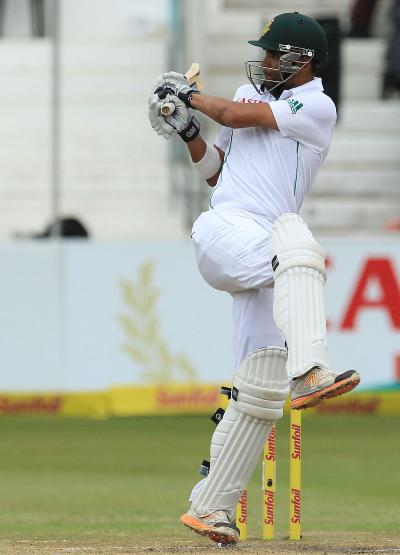 Robin Peterson pulls off one leg during an enterprising fifty, South Africa v India, 2nd Test, Durban, 4th day, December 29, 2013