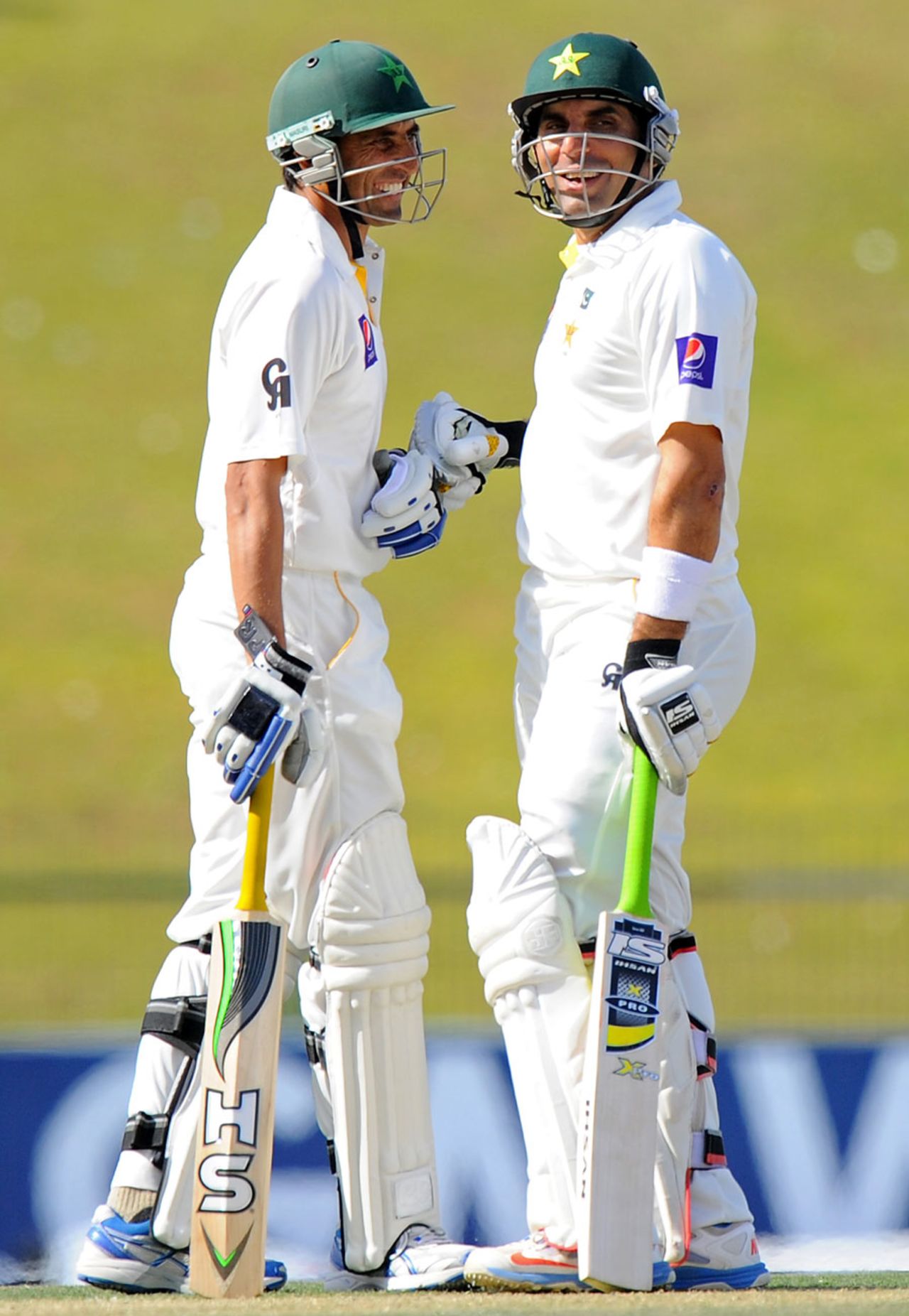 Misbah-ul-Haq and Younis Khan put up a century stand, Pakistan v Sri Lanka, 1st Test, Abu Dhabi, 2nd day, January 1, 2014