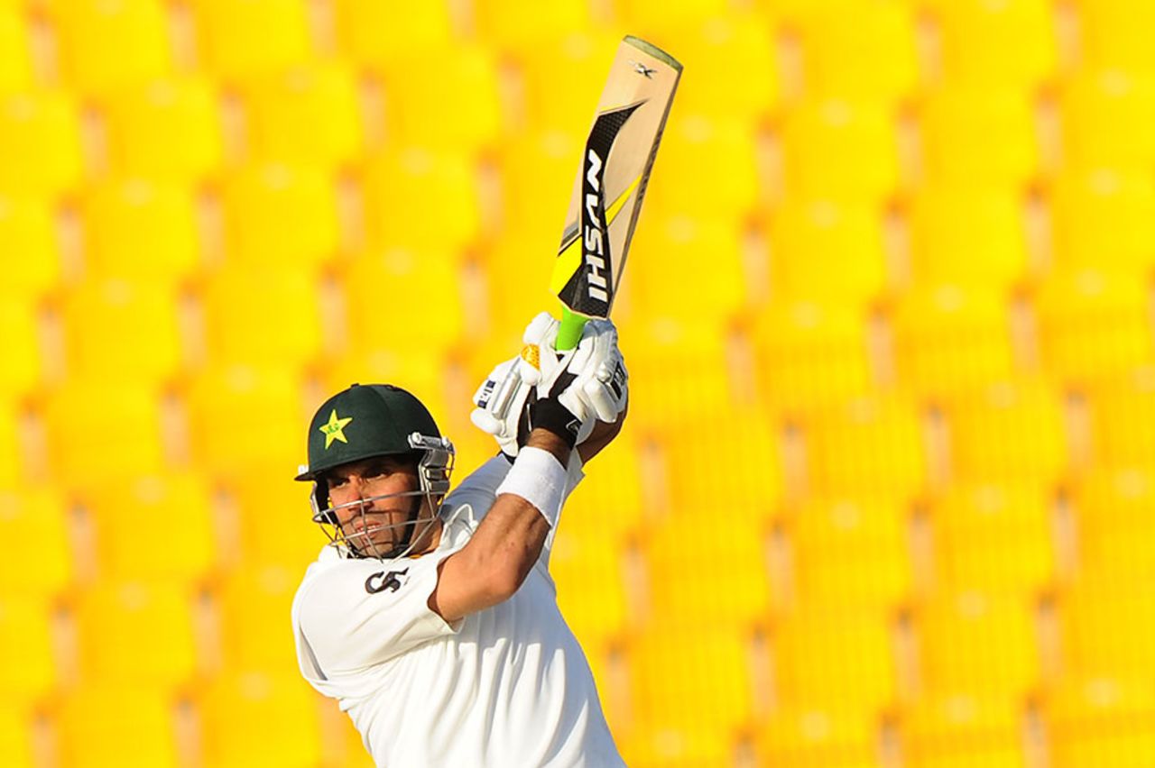 Misbah-ul-Haq scored his fifth Test century, Pakistan v Sri Lanka, 1st Test, Abu Dhabi, 2nd day, January 1, 2014
