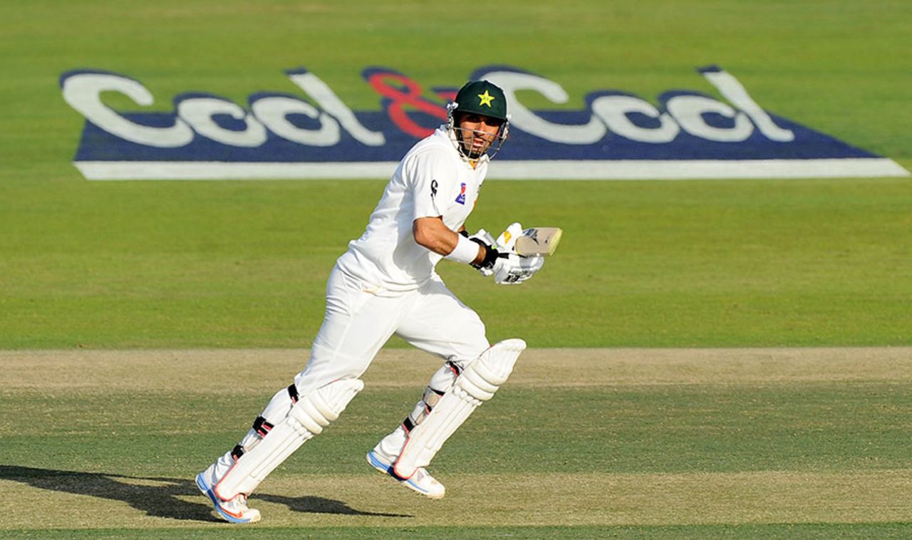 Misbah-ul-Haq runs between the wickets, Pakistan v Sri Lanka, 1st Test, Abu Dhabi, 2nd day, January 1, 2014