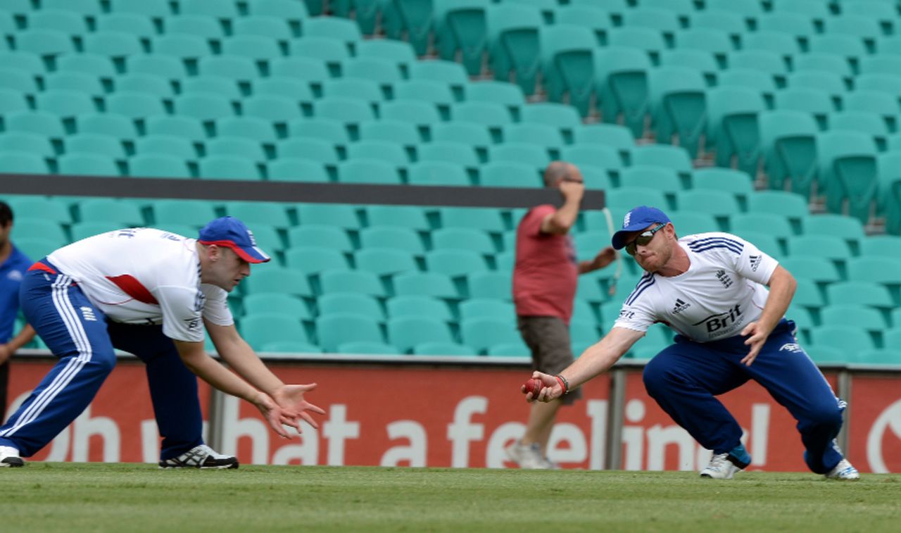 Ian Bell takes a low catch in front of James Tredwell, Sydney, January 2, 2014
