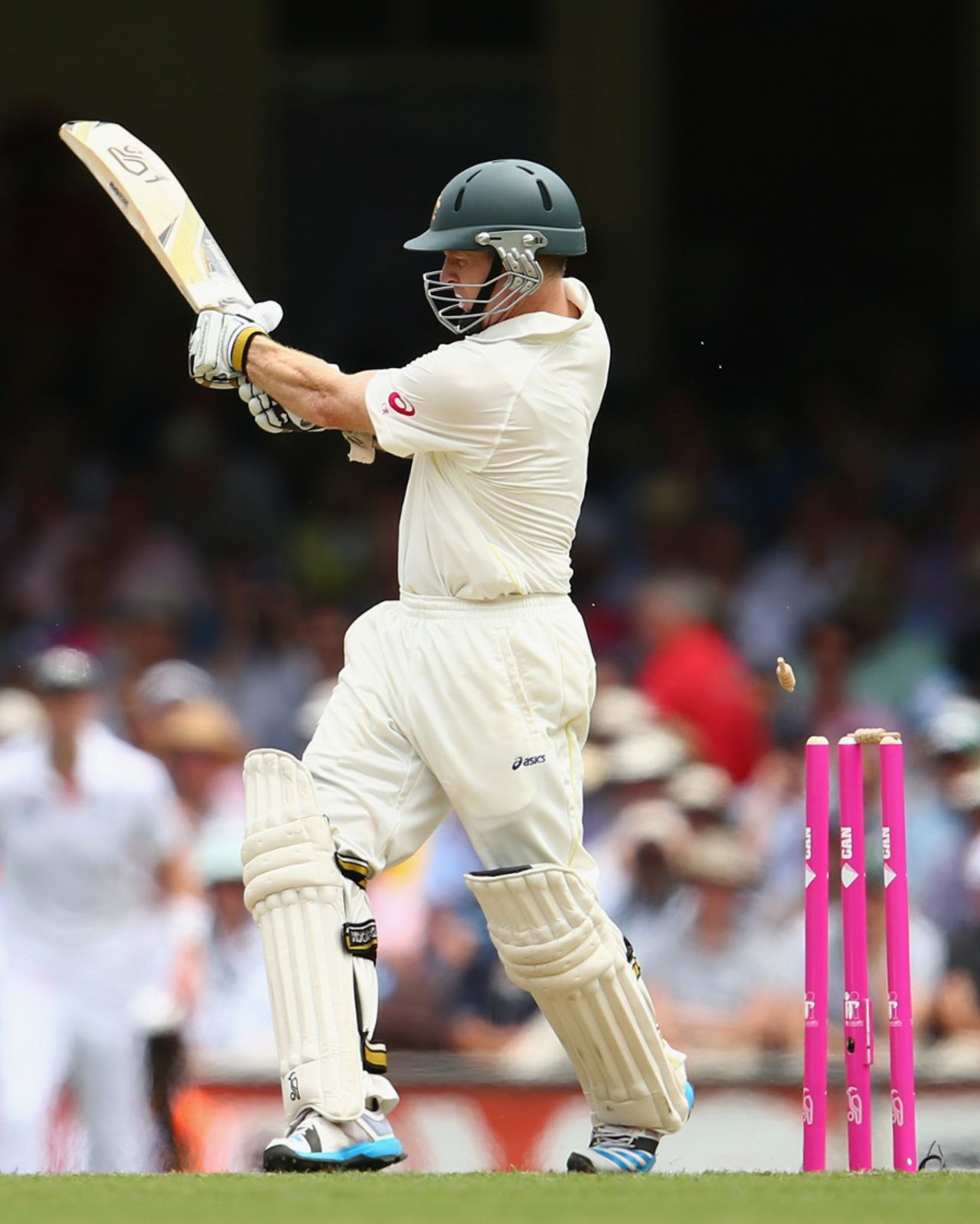 Chris Rogers pulled into his stumps, Australia v England, 5th Test, Sydney, 1st day, January 3, 2014