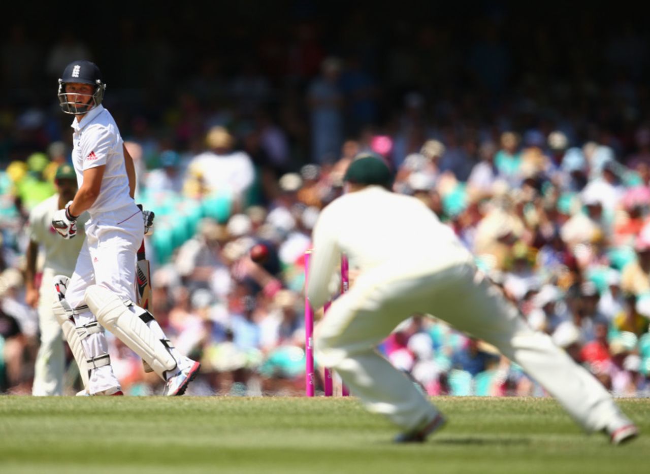 Scott Borthwick edged to third slip, Australia v England, 5th Test, Sydney, 2nd day, January 4, 2014