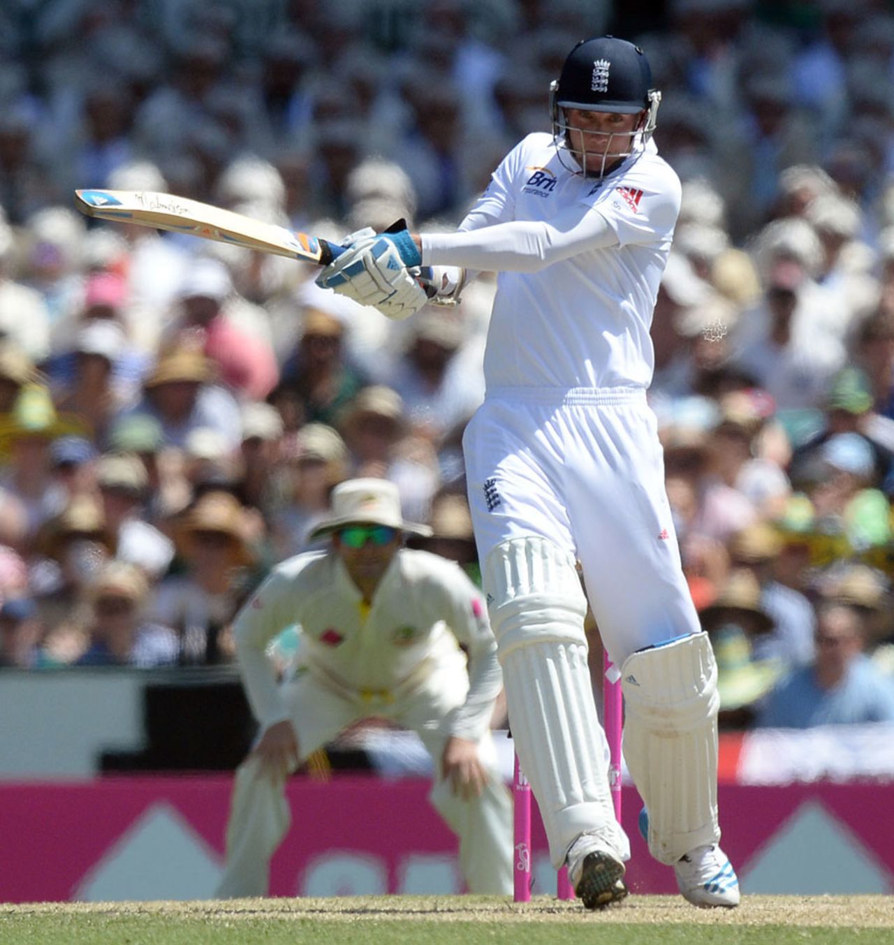 Stuart Broad belted England past the follow-on mark, Australia v England, 5th Test, Sydney, 2nd day, January 4, 2014