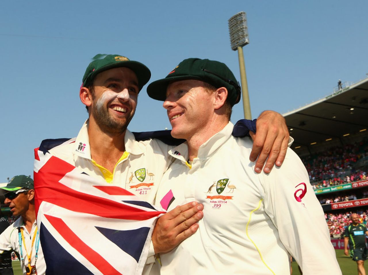 Nathan Lyon and Chris Rogers soak up the moment, Australia v England, 5th Test, Sydney, 3rd day, January 5, 2014