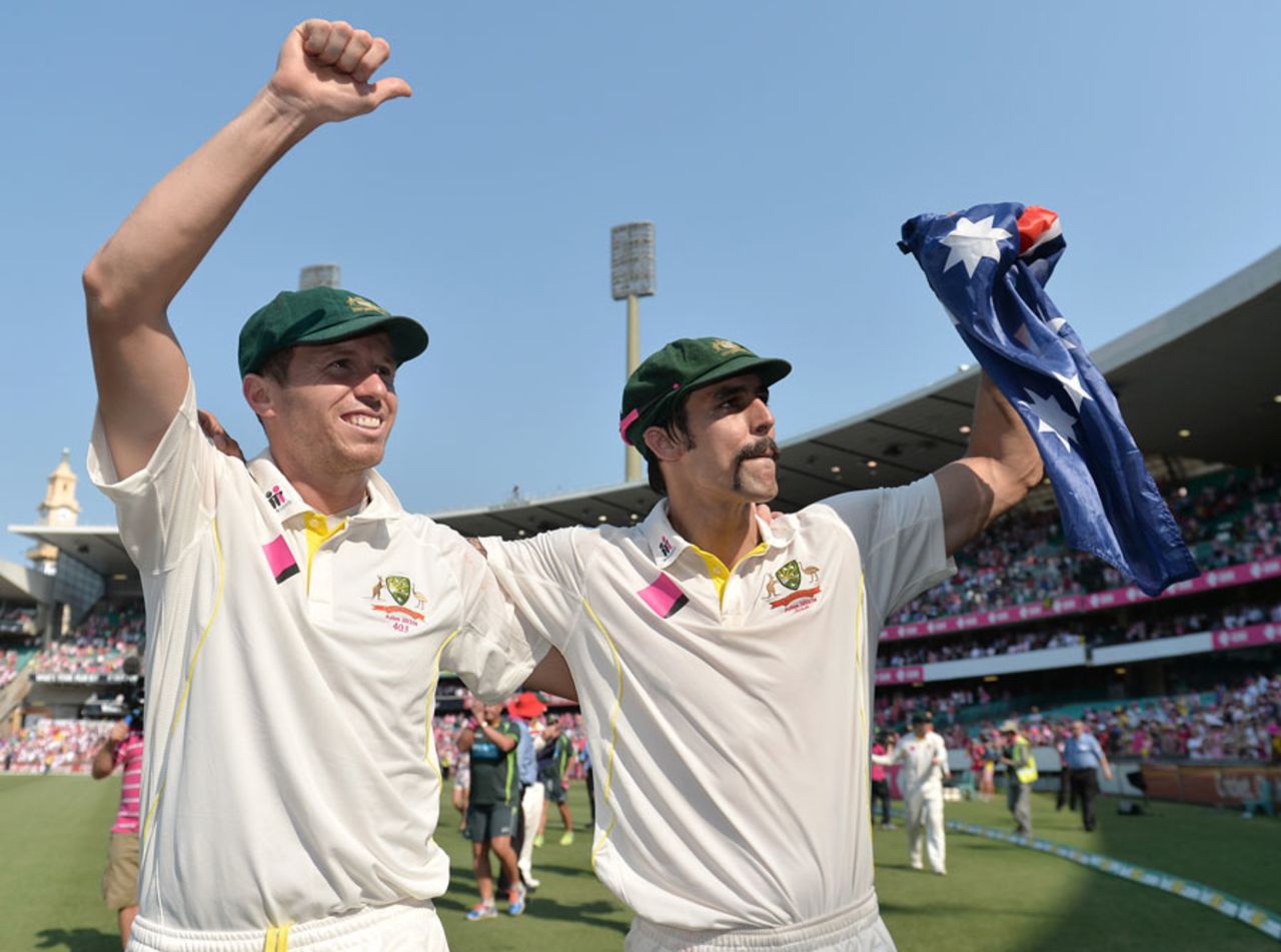 Peter Siddle and Mitchell Johnson salute the crowd, Australia v England, 5th Test, Sydney, 3rd day, January 5, 2014