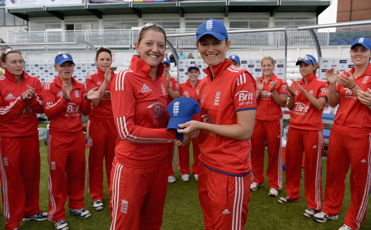 Charlotte Edwards hands Sarah Taylor her 50th T20 cap, England v Australia, 3rd Women's T20, Chester-le-Street, August 31, 2013