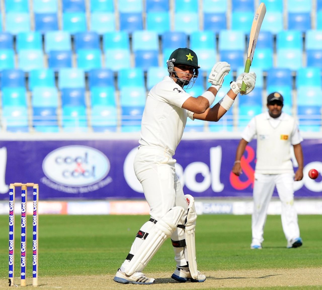 Khurram Manzoor leaves the ball, Pakistan v Sri Lanka, 2nd Test, Dubai, 1st day, January 8, 2014