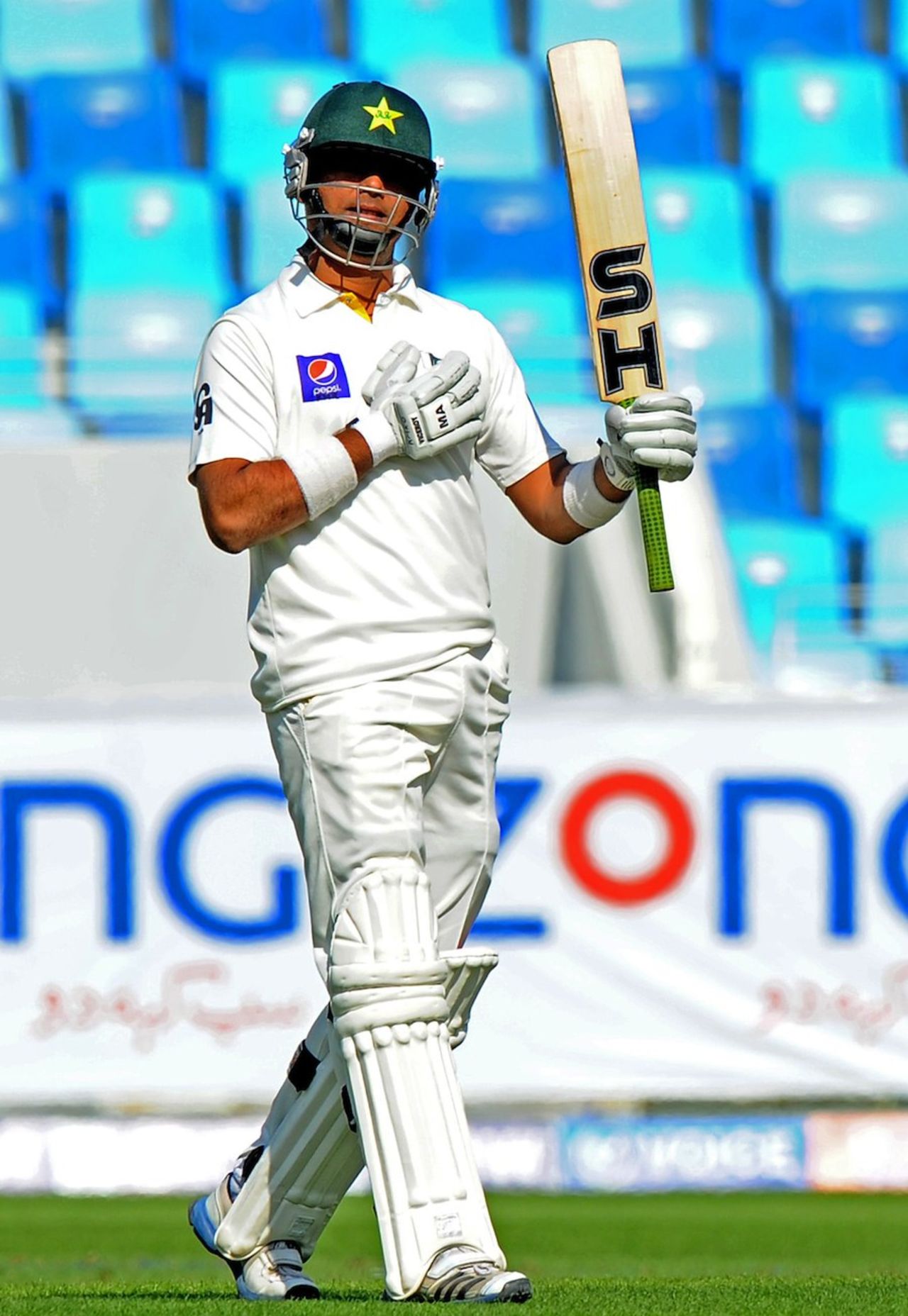 Khurram Manzoor brings up his fifty, Pakistan v Sri Lanka, 2nd Test, Dubai, 1st day, January 8, 2014