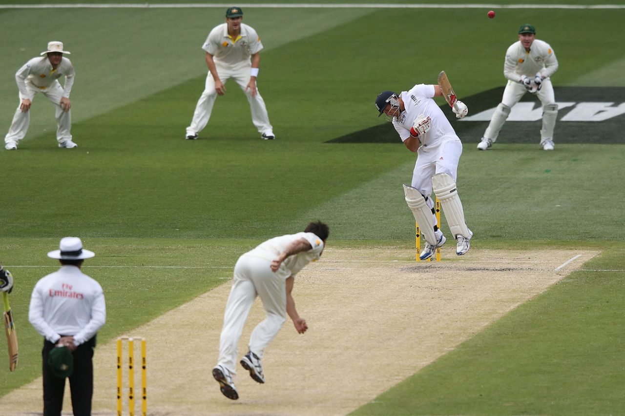 Tim Bresnan was dismissed from the first ball of the day, Australia v England, 4th Test, Melbourne, 2nd day, December 27, 2013