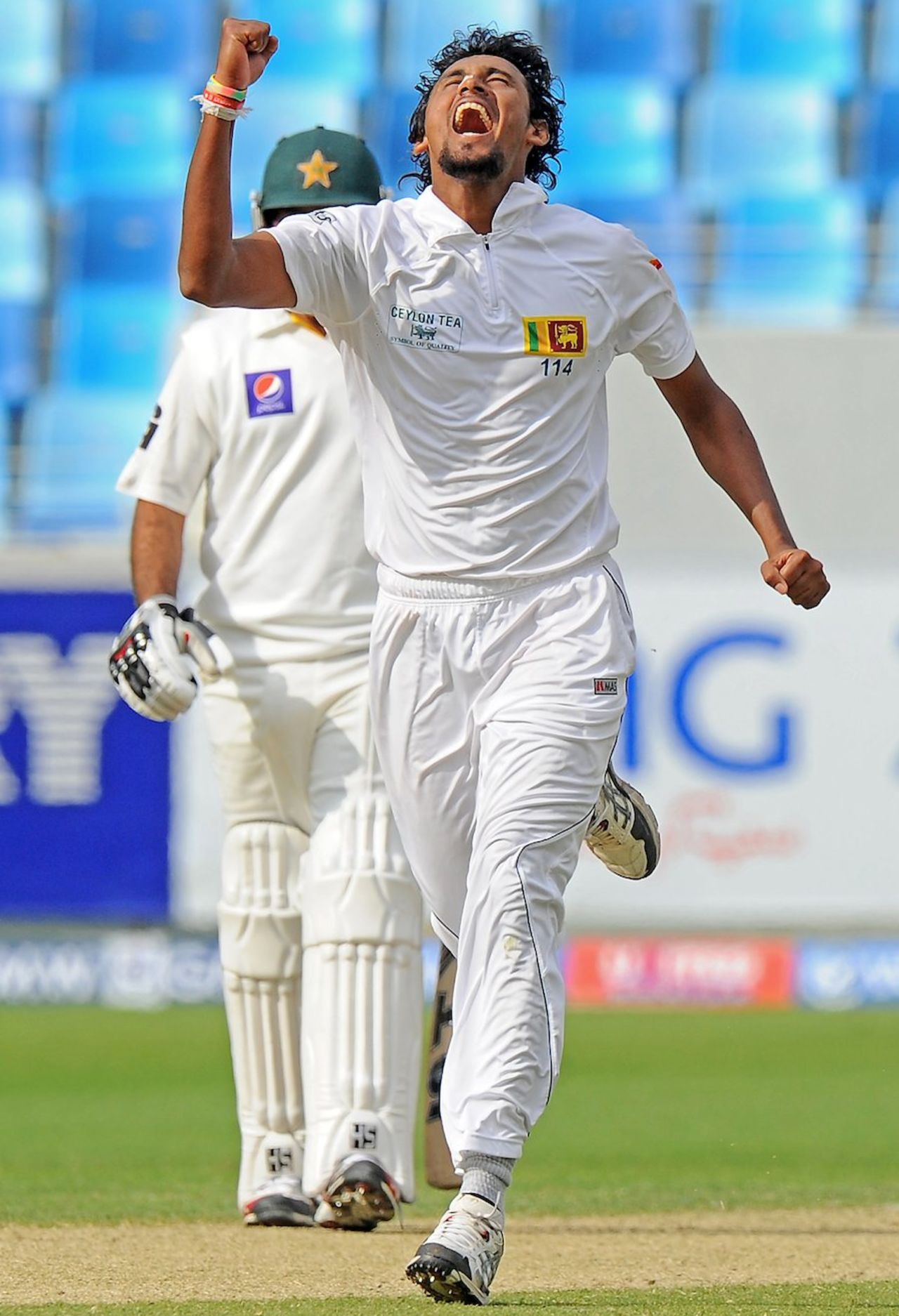 Suranga Lakmal reacts after dismissing Asad Shafiq, Pakistan v Sri Lanka, 2nd Test, Dubai, 1st day, January 8, 2014