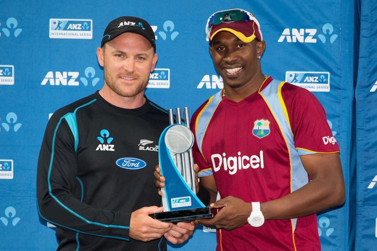 Brendon McCullum and Dwayne Bravo shared the ODI series trophy, New Zealand v West Indies, 5th ODI, Hamilton, January 8, 2013