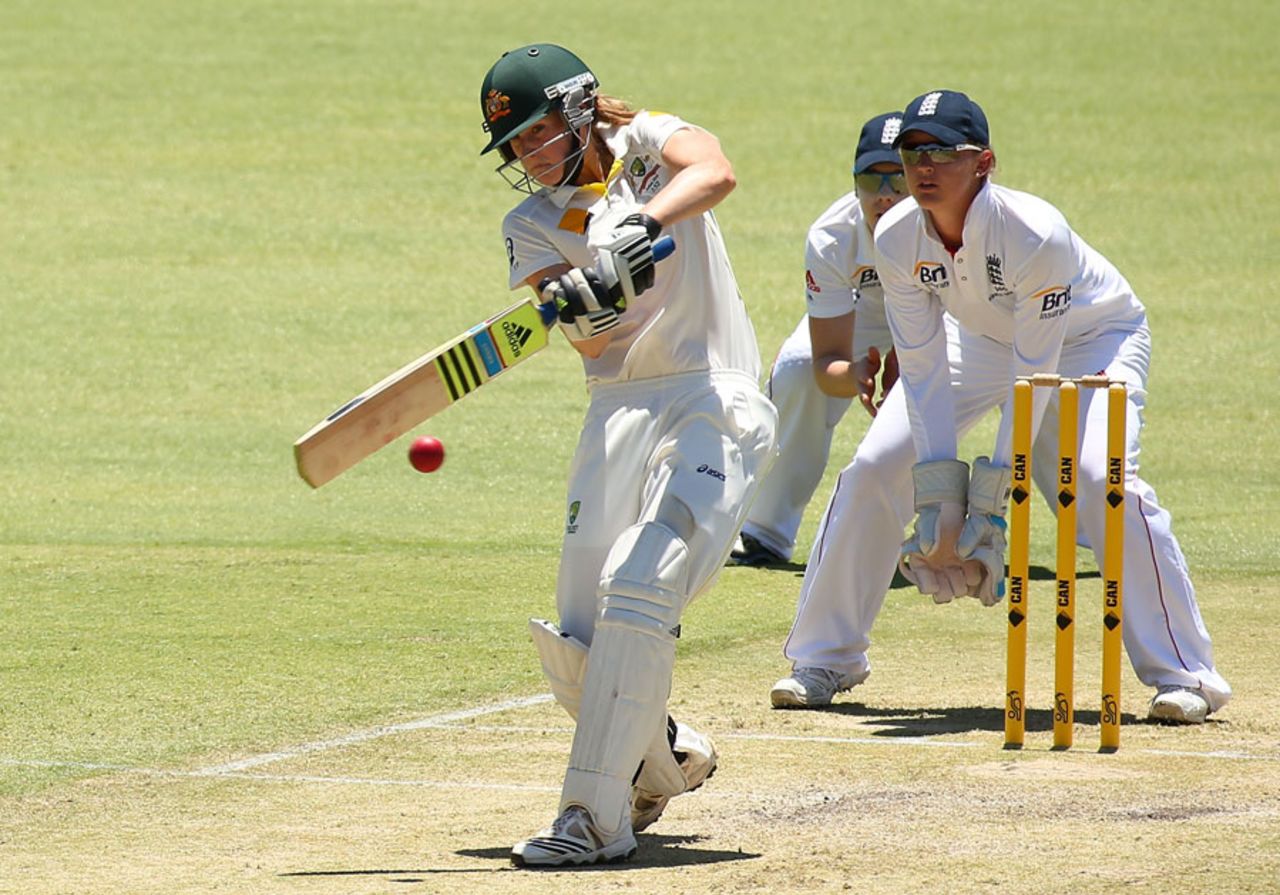 Ellyse Perry pulls to the leg side, Australia v England, Only women's Test, Perth, 2nd day, January 11, 2013