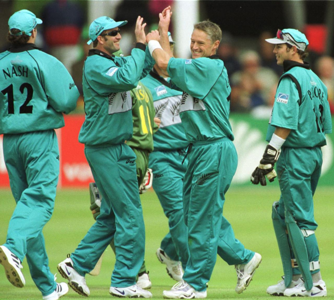 Gavin Larsen took three wickets, Bangladesh v New Zealand, World Cup, Chelmsford, May 17, 1999
