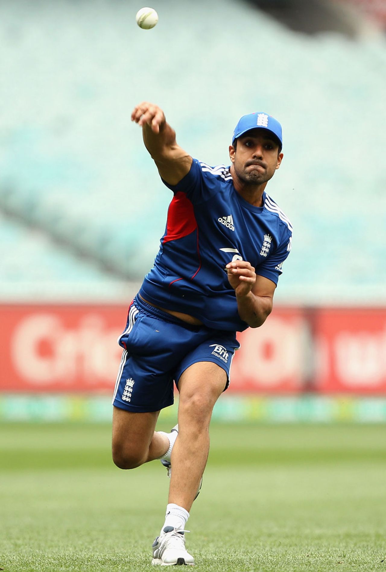 Ravi Bopara throws during England practice, Melbourne, January 11, 2014