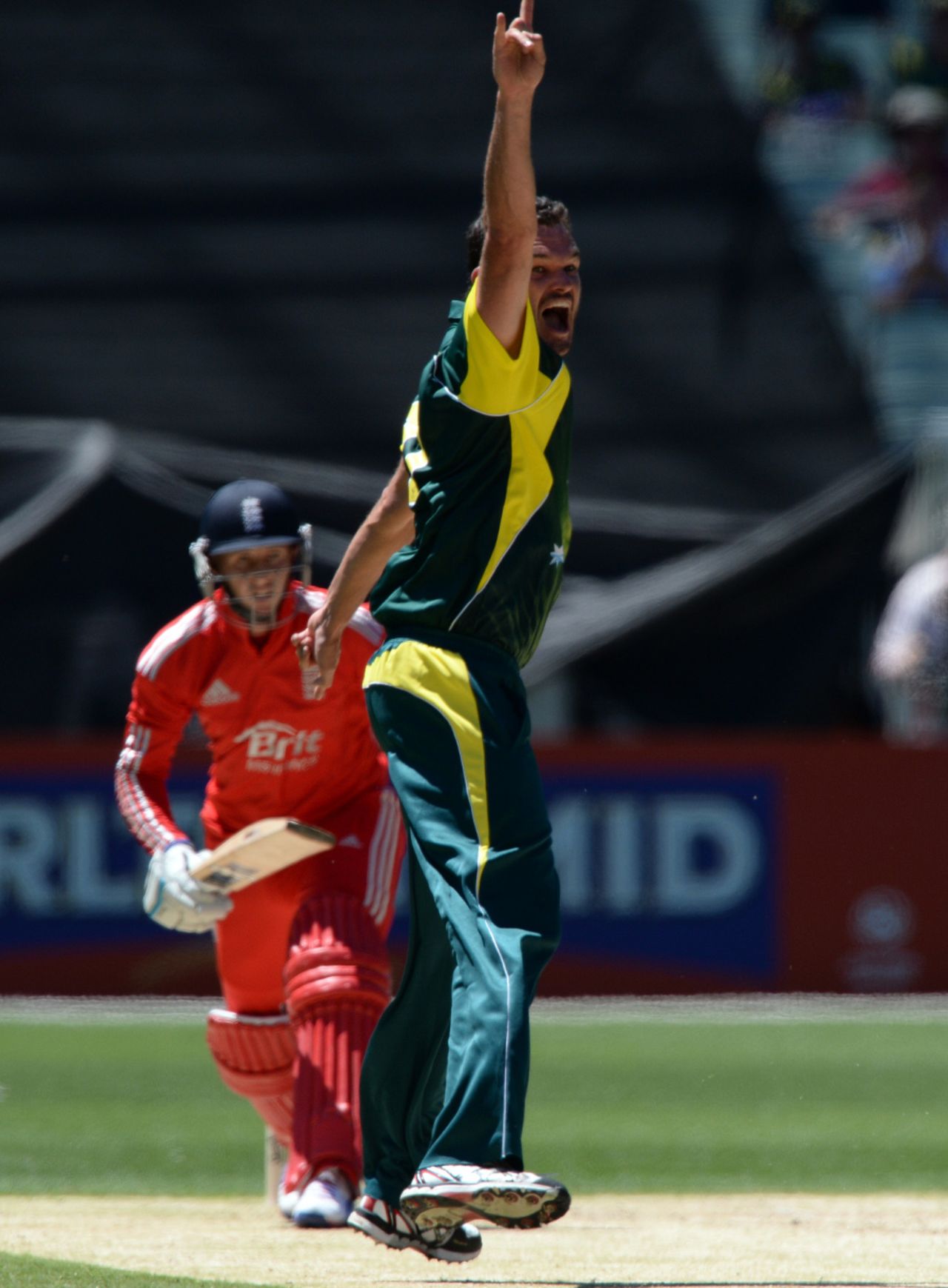 Clint McKay did the early damage for Australia, Australia v England, 1st ODI, Melbourne, January 12, 2014