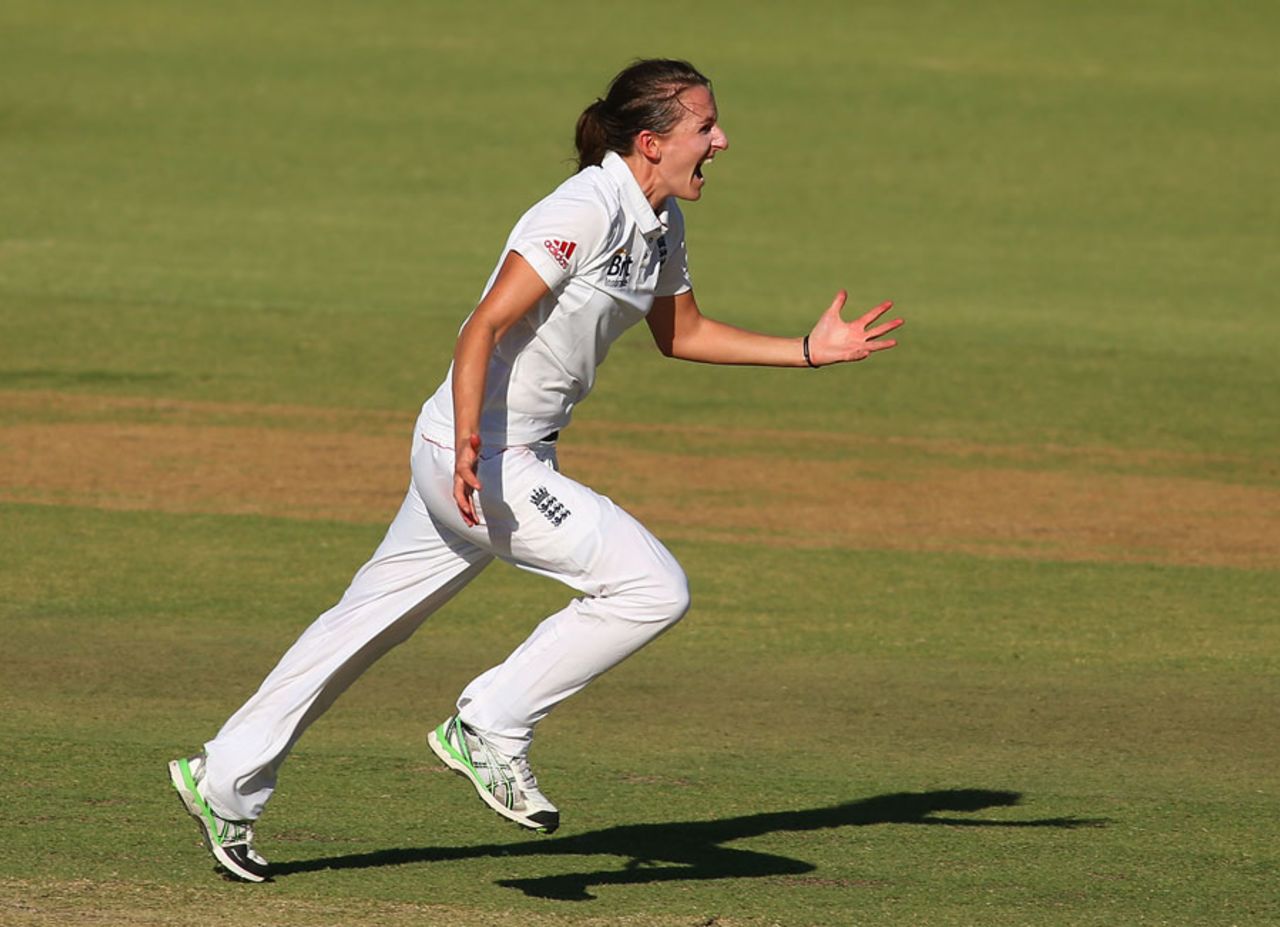 Kate Cross took two wickets in two balls, Australia v England, Only women's Test, Perth, 3rd day, January 12, 2014