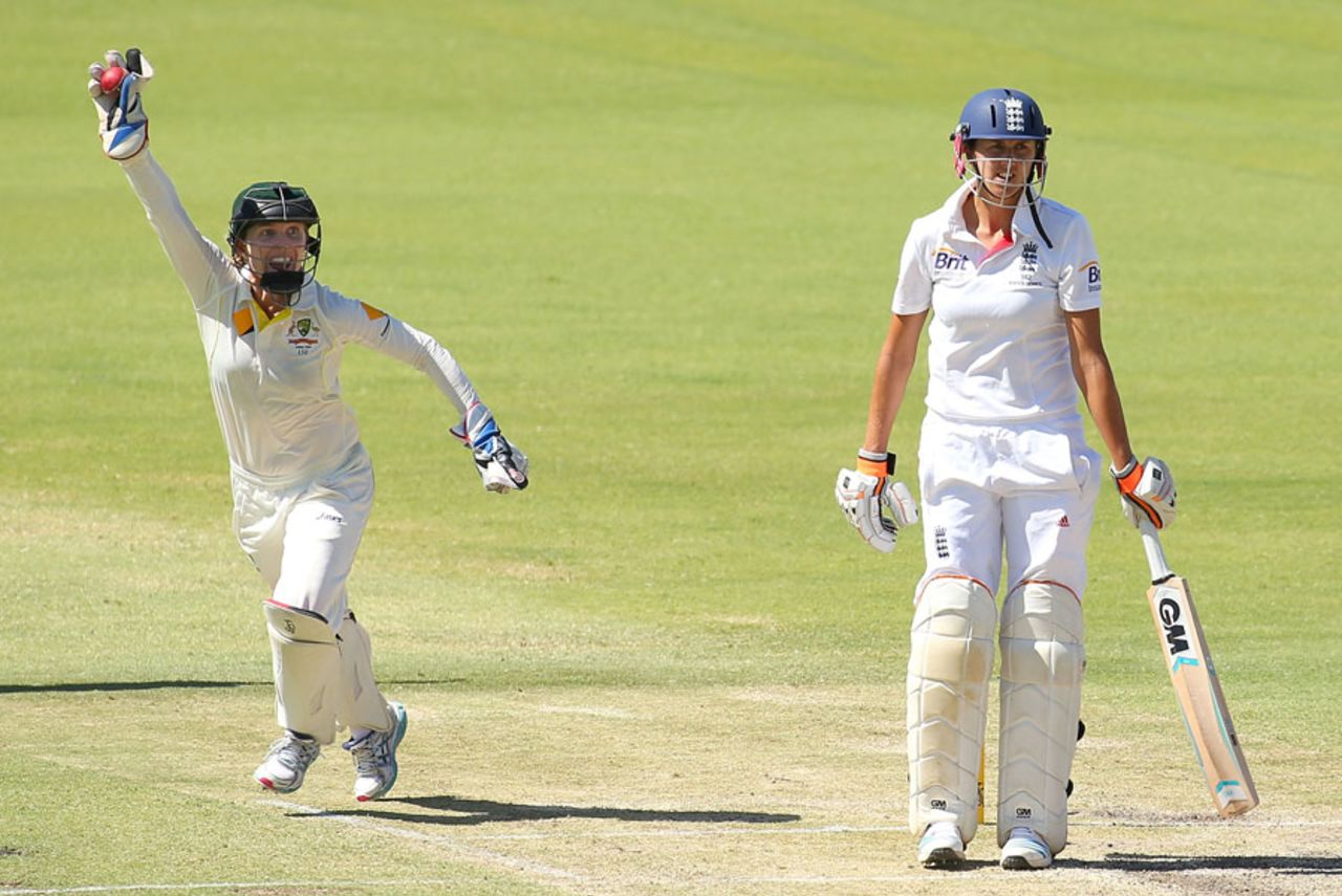 Jenny Gunn was caught behind by Jodie Fields, Australia v England, Only women's Test, Perth, 3rd day, January 12, 2014