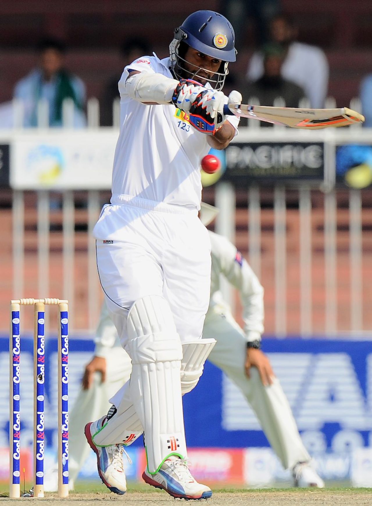 Dimuth Karunaratne attempts the pull, Pakistan v Sri Lanka, 3rd Test, Sharjah, 1st day, January 16, 2014