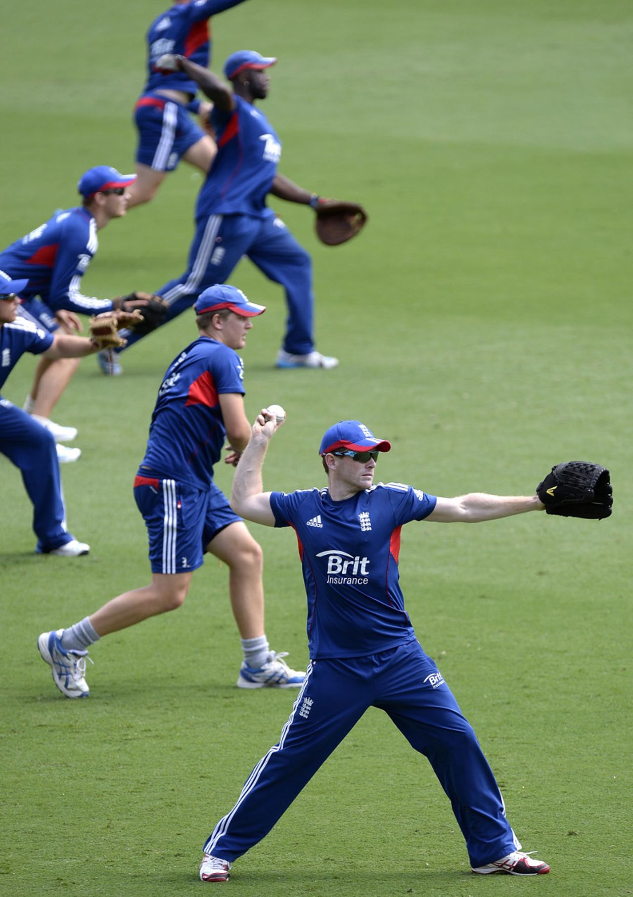 England line up for fielding drills, Brisbane, January 16, 2014