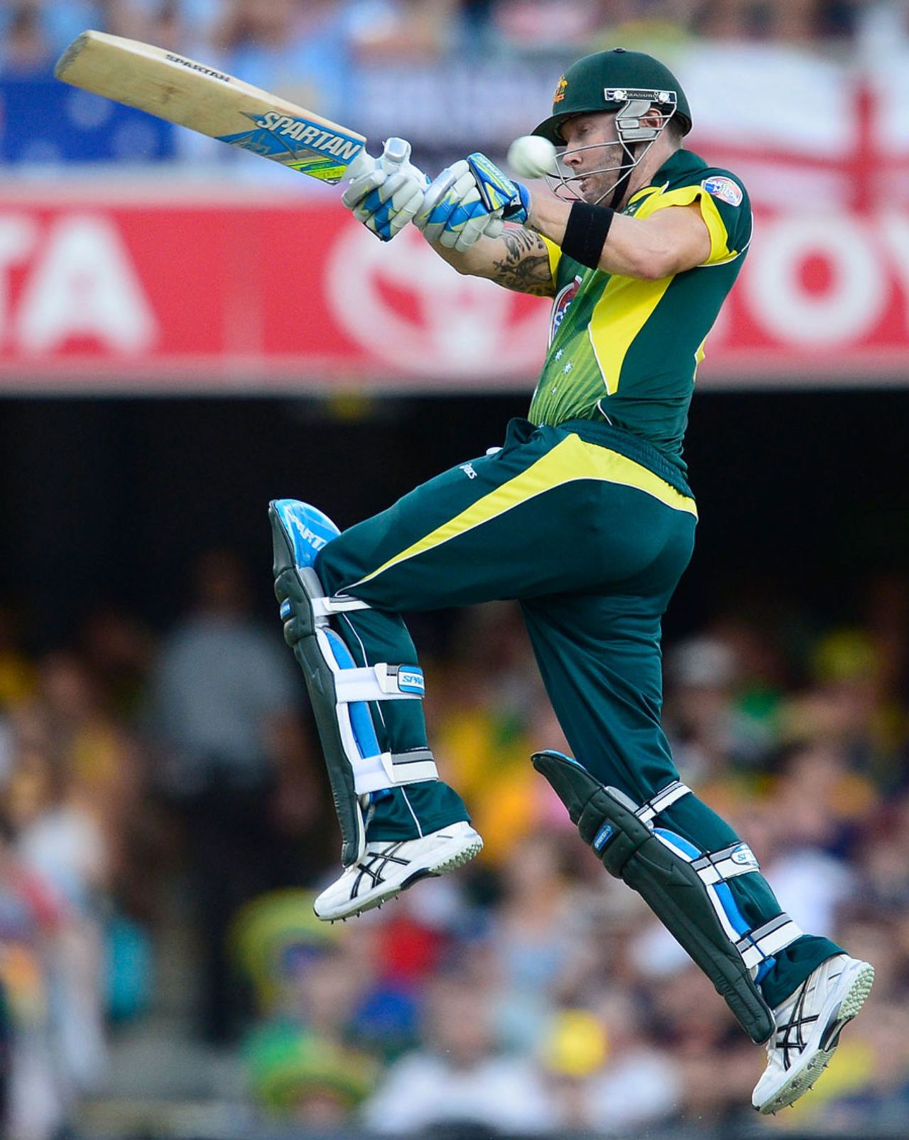 Michael Clarke is a bit late on a bouncer, Australia v England, 2nd ODI, Gabba, January 17, 2014
