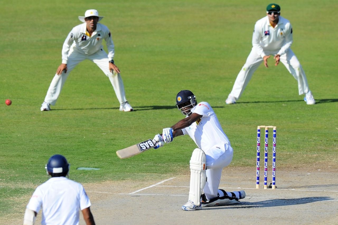 Angelo Mathews holed out to deep point, Pakistan v Sri Lanka, 3rd Test, Sharjah, 2nd day, January 17, 2014