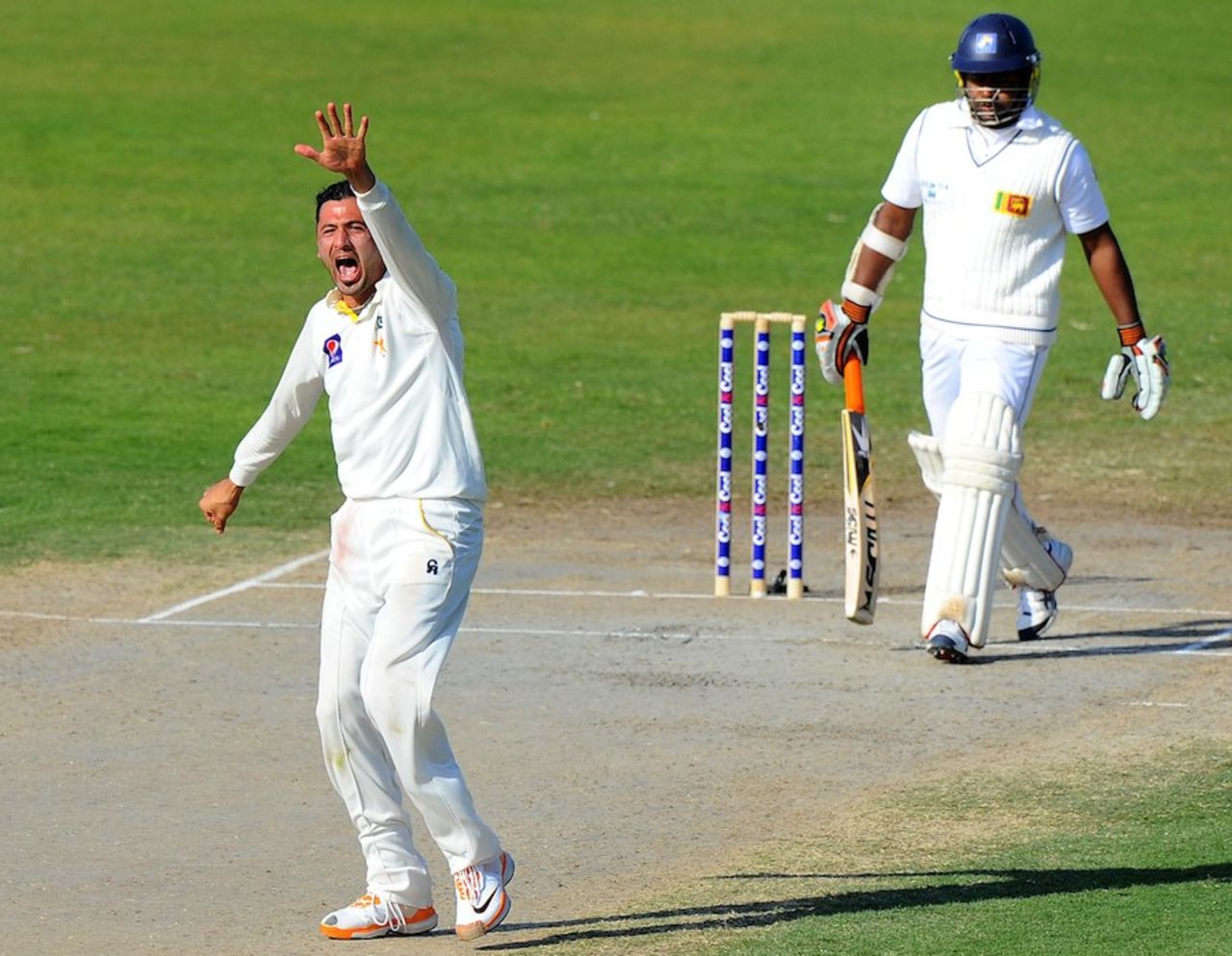 Junaid Khan had Rangana Herath lbw for a first-ball duck, Pakistan v Sri Lanka, 3rd Test, Sharjah, 2nd day, January 17, 2014