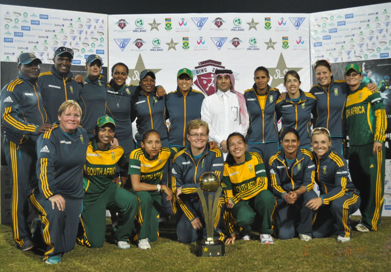 South Africa celebrate after winning the tournament, Pakistan women v South Africa women, Final, PCB Qatar Women's 50-over Tri-Series, Doha, January 17, 2014