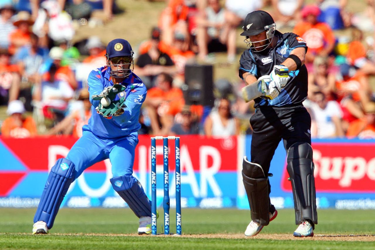 MS Dhoni takes the catch of Brendon McCullum, New Zealand v India, 1st ODI, Napier, January 19, 2014
