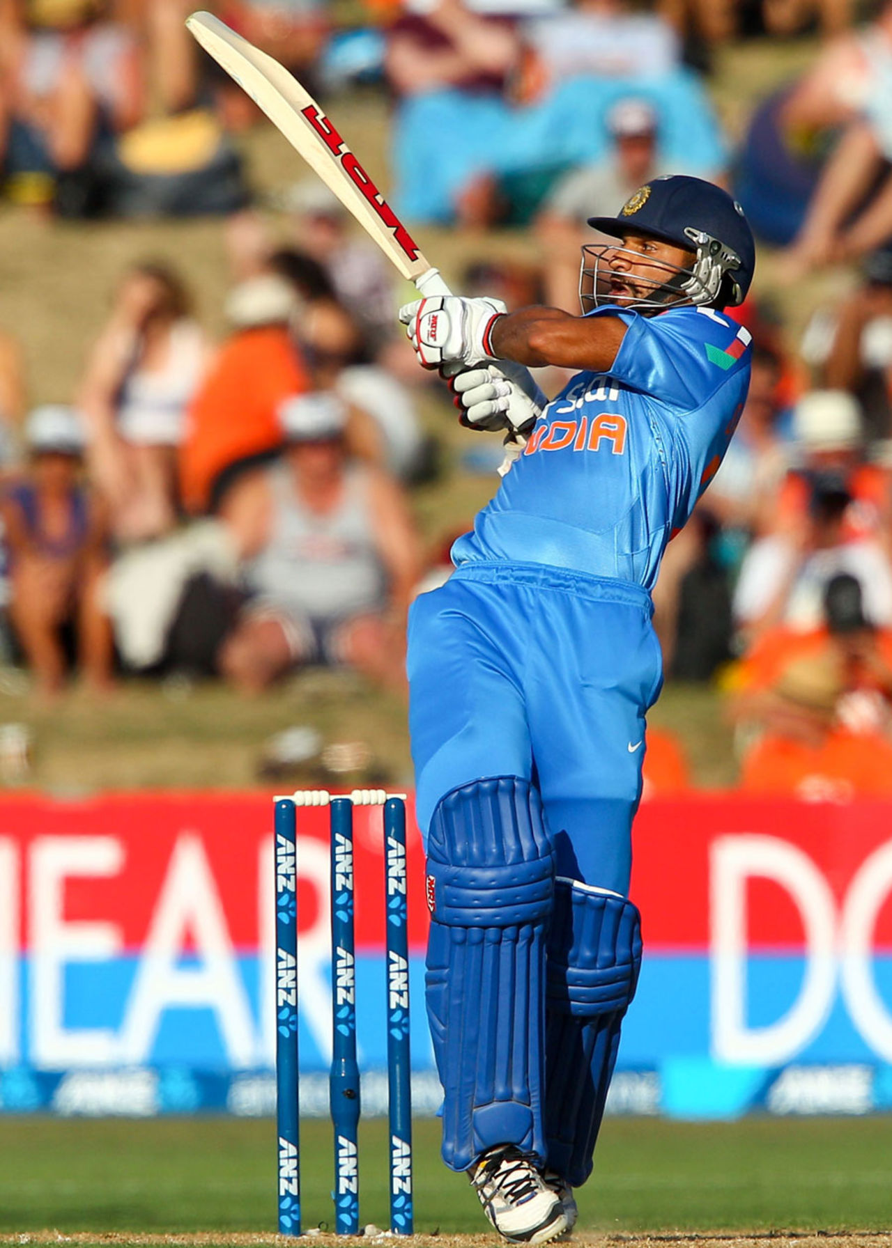 Shikhar Dhawan pulls away, New Zealand v India, 1st ODI, Napier, January 19, 2014
