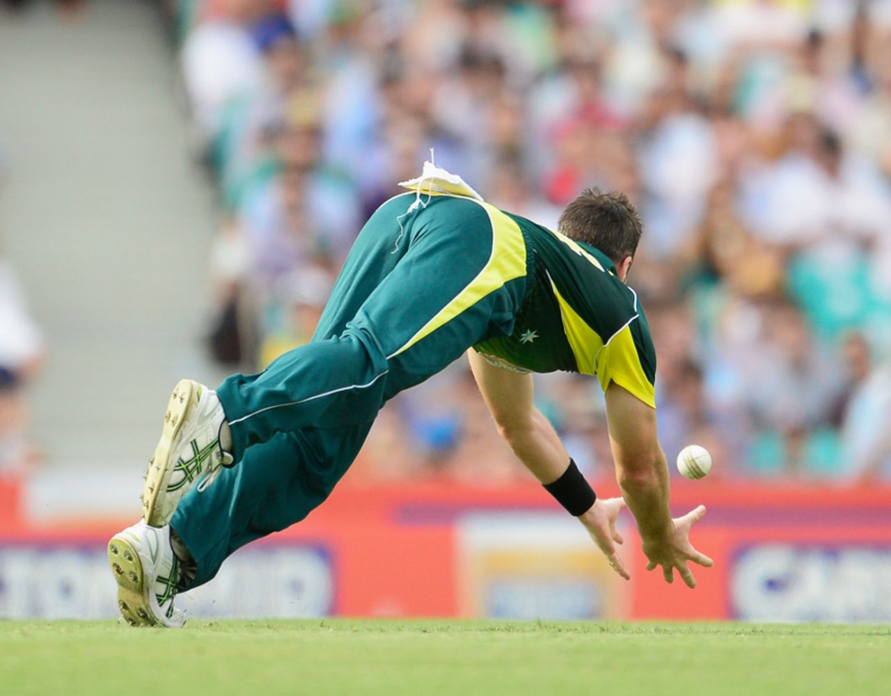 Daniel Christian dives forward to catch Eoin Morgan's leading edge, Australia v England, 3rd ODI, Sydney, January 19, 2014