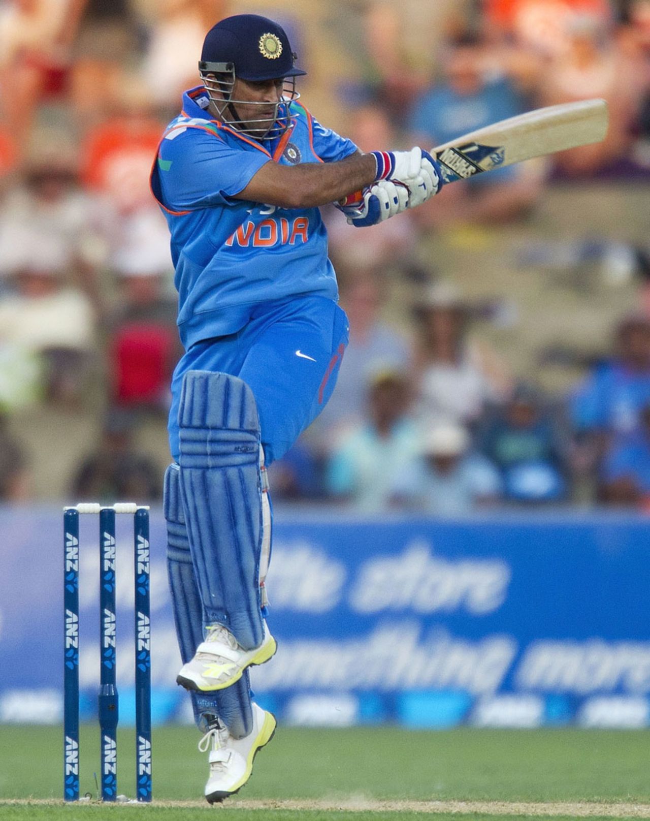 MS Dhoni struck two fours and two sixes, New Zealand v India, 1st ODI, Napier, January 19, 2014