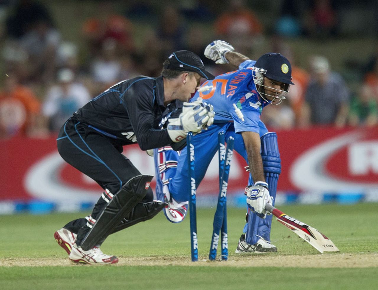 Bhuvneshwar Kumar is run out, New Zealand v India, 1st ODI, Napier, January 19, 2014
