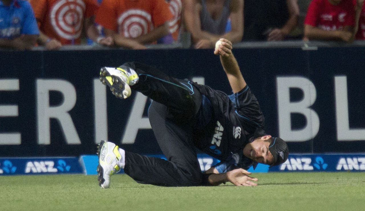 Tim Southee pulls off a stunning catch, New Zealand v India, 1st ODI, Napier, January 19, 2014