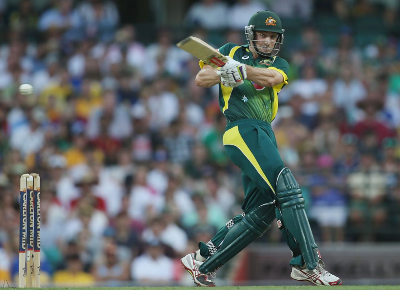 Shaun Marsh rolls his wrist on a pull, Australia v England, 3rd ODI, Sydney, January 19, 2014
