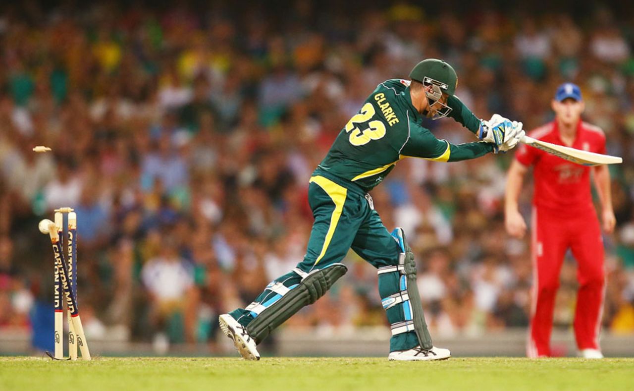 Michael Clarke was bowled through the gate, Australia v England, 3rd ODI, Sydney, January 19, 2014