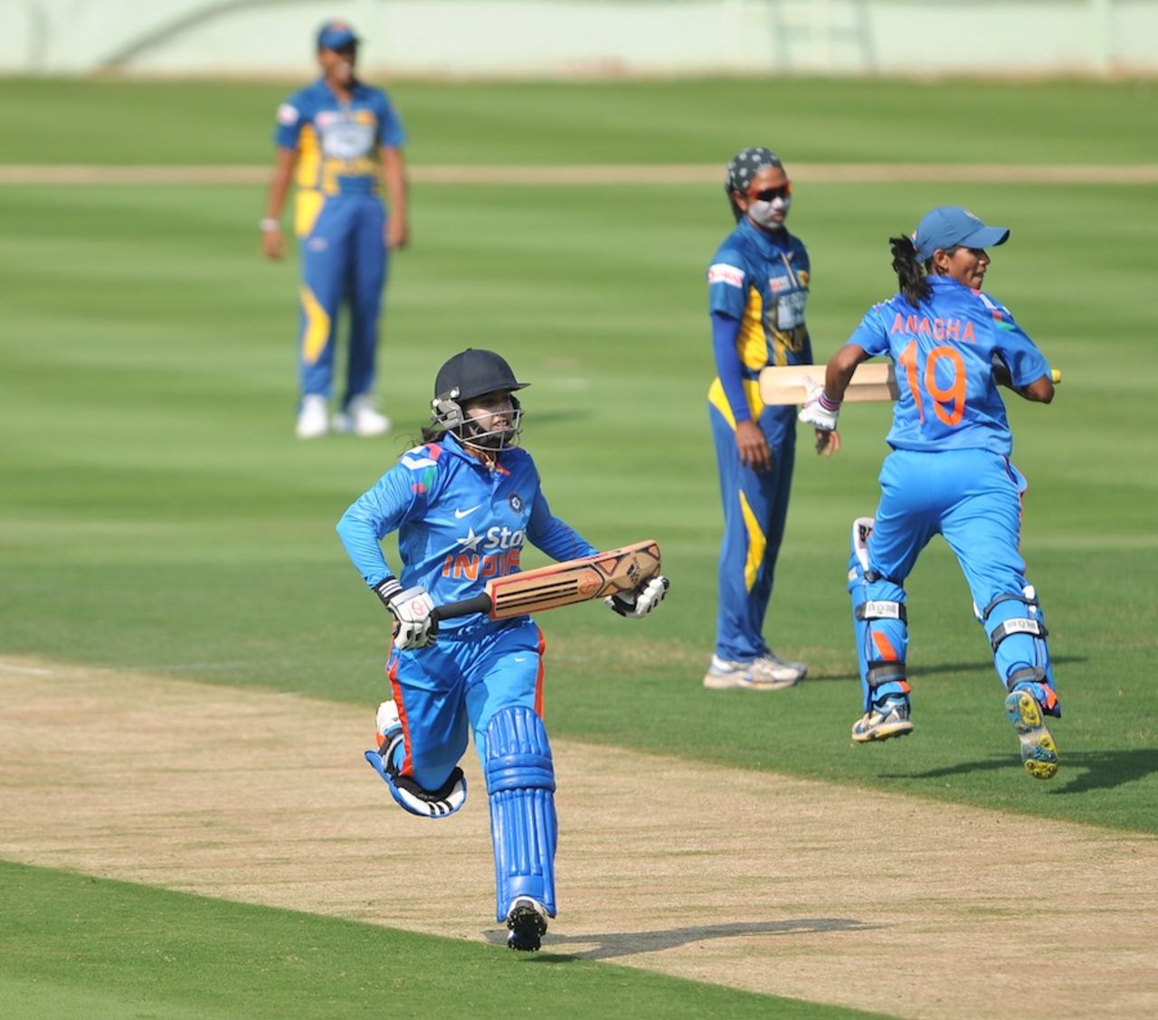 Anagha Deshpande and Mithali Raj put on 43 for the third wicket, India v Sri Lanka, 1st women's ODI, Visakhapatnam, January 19, 2014
