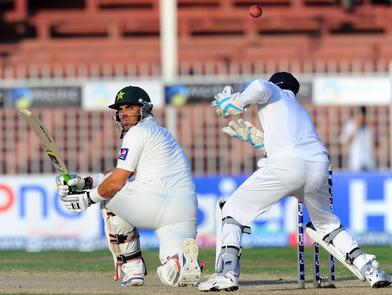 Misbah-ul-Haq sweeps the ball fine, Pakistan v Sri Lanka, 3rd Test, Sharjah, 5th day, January 20, 2014