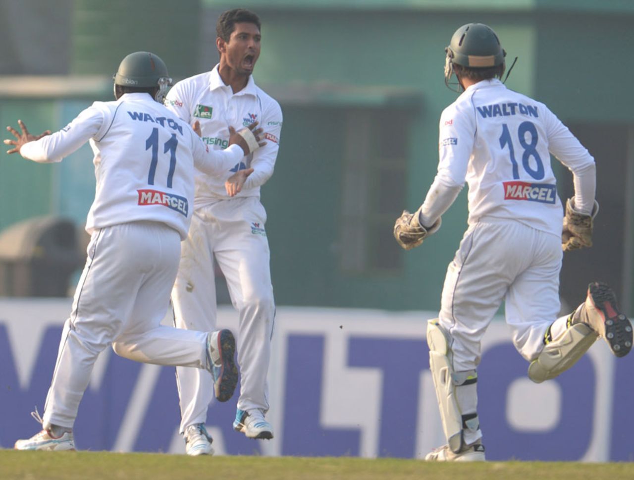 Mahmudullah celebrates a wicket with team-mates, Central Zone v South Zone, Bangladesh Cricket League, 4th day, Savar, January 21, 2014