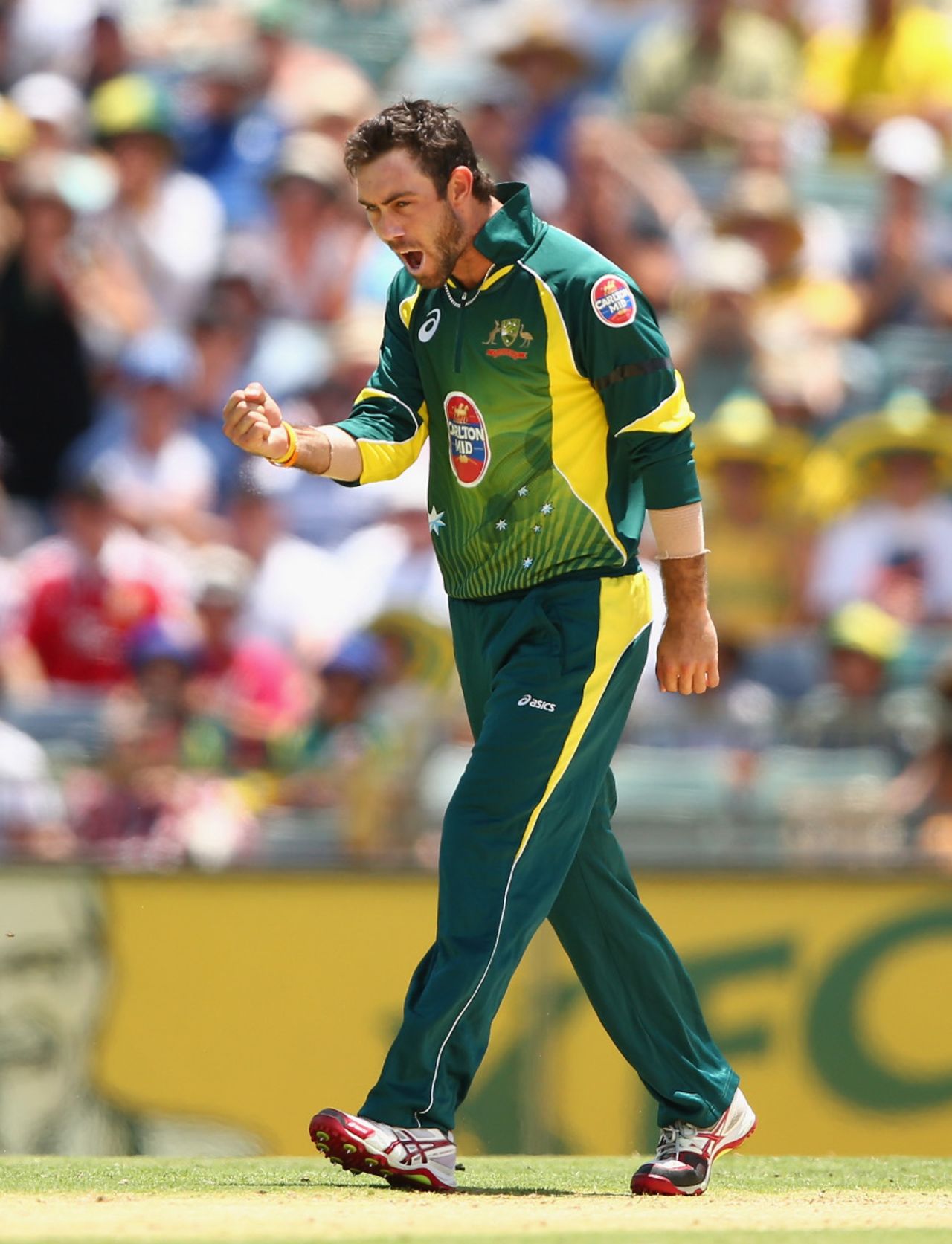 Glenn Maxwell provided Australia their first wicket, Australia v England, 4th ODI, Perth, January 24, 2014