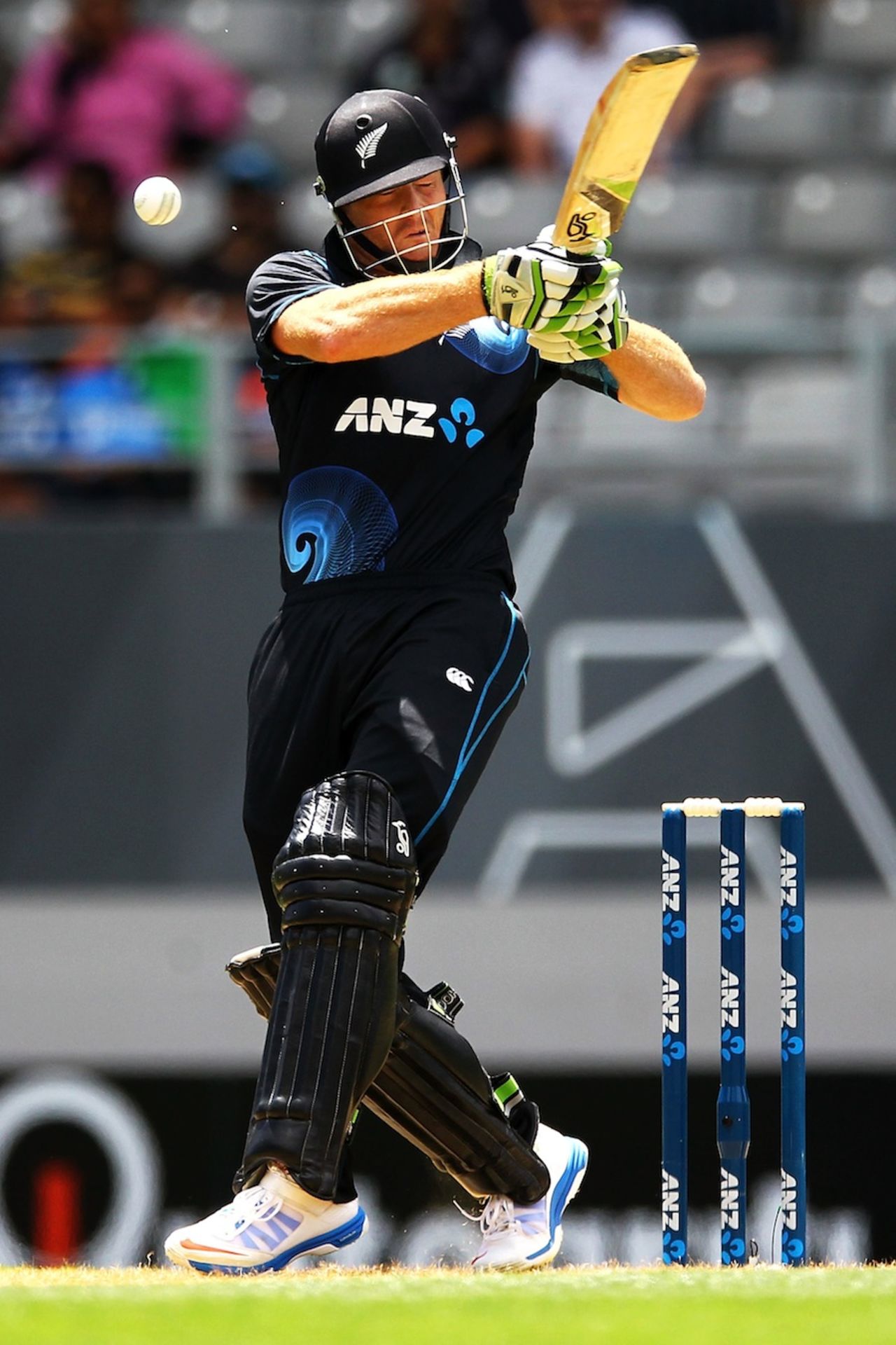 Martin Guptill was hit on the helmet by Mohammed Shami, New Zealand v India, 3rd ODI, Auckland, January 25, 2014